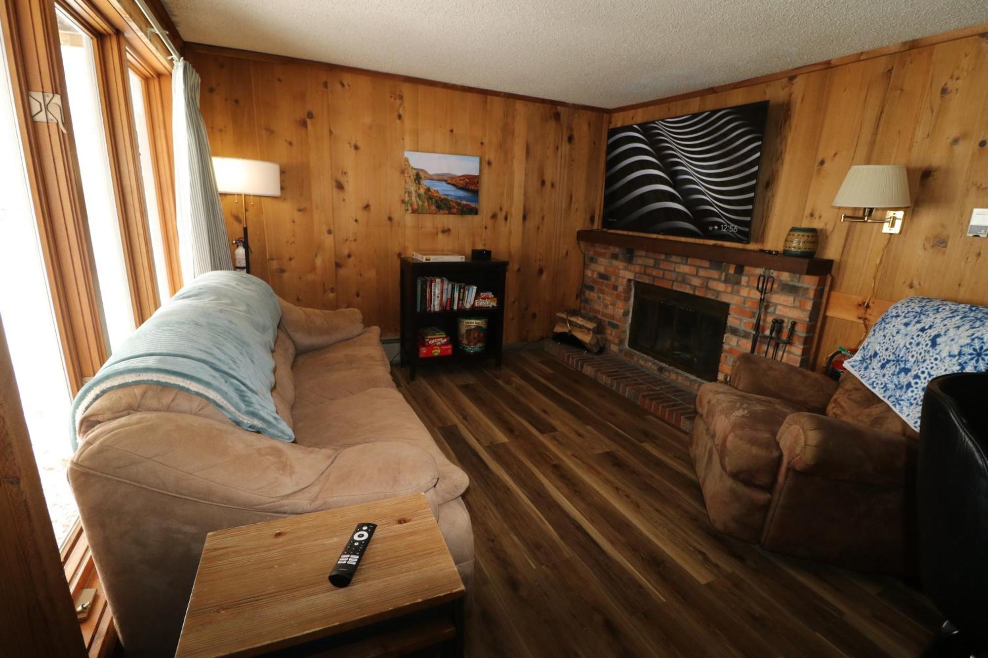 Snow Otter Haus - 1 Holiday home Bessemer